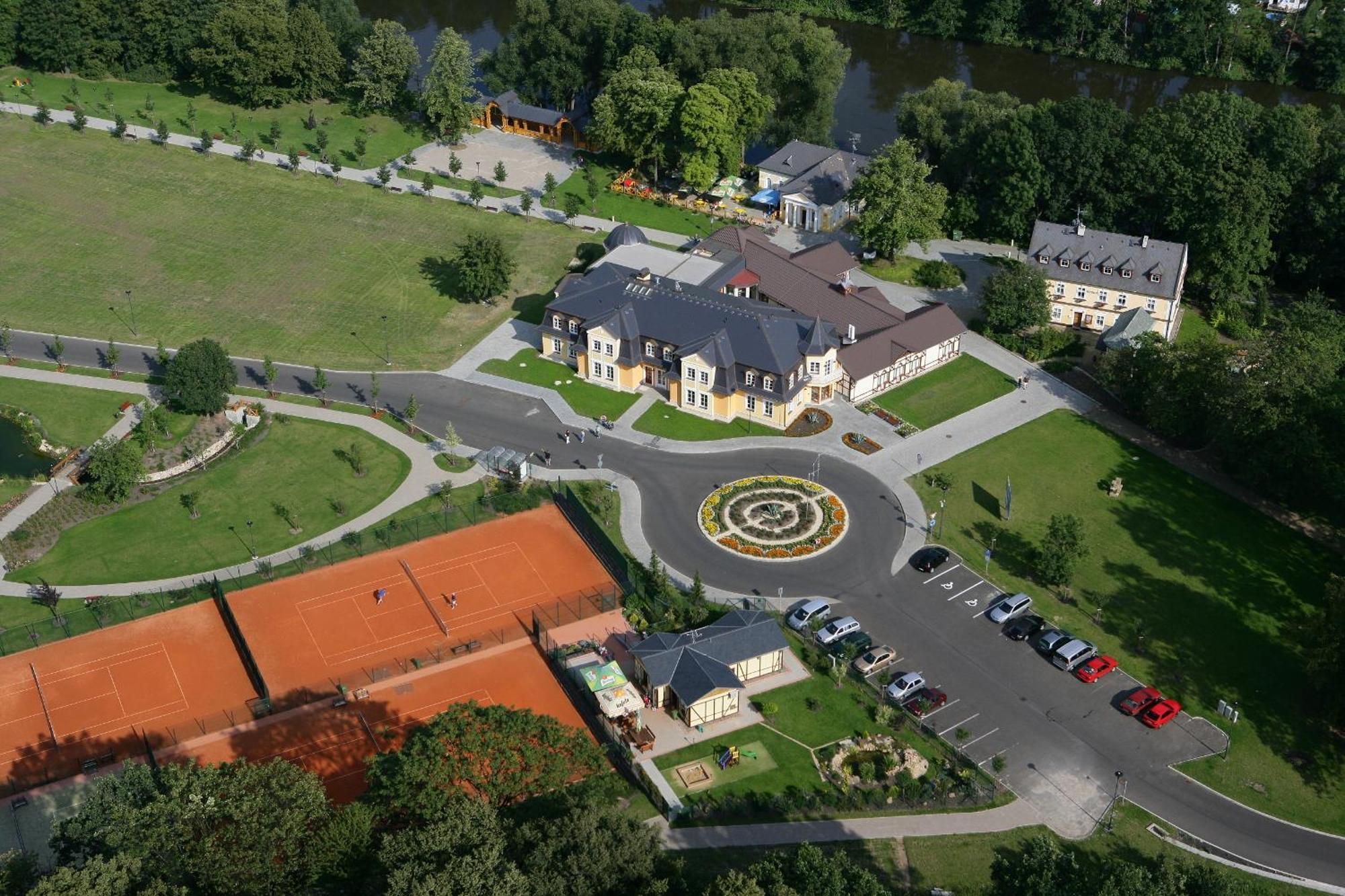 Hotel Lazne Evzenie Klášterec nad Ohří Exterior foto
