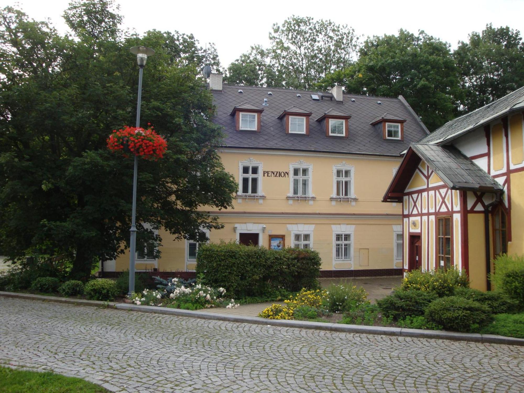 Hotel Lazne Evzenie Klášterec nad Ohří Exterior foto